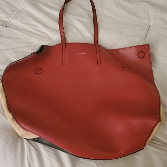 AUTHENTIC: Alexander McQueen Butterfly Tote - Picture 5 of 5